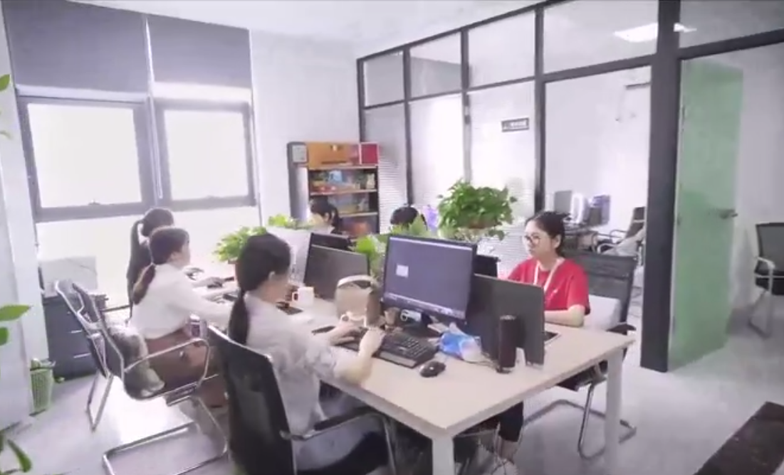 MG冰球突破网站制作价格差距为什么这么大？5000元与3万元纯定制网站差别在哪？
